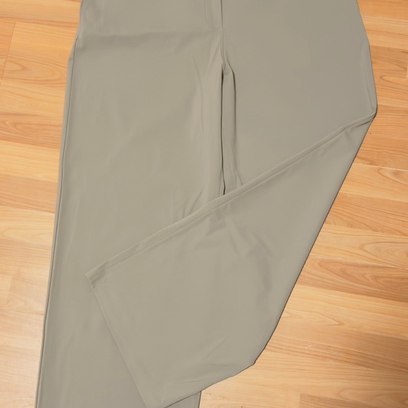 Lululemon Daydrift High-Rise Wide Leg in Warm Ash Gray XL BNWOT - Picture 2 of 6